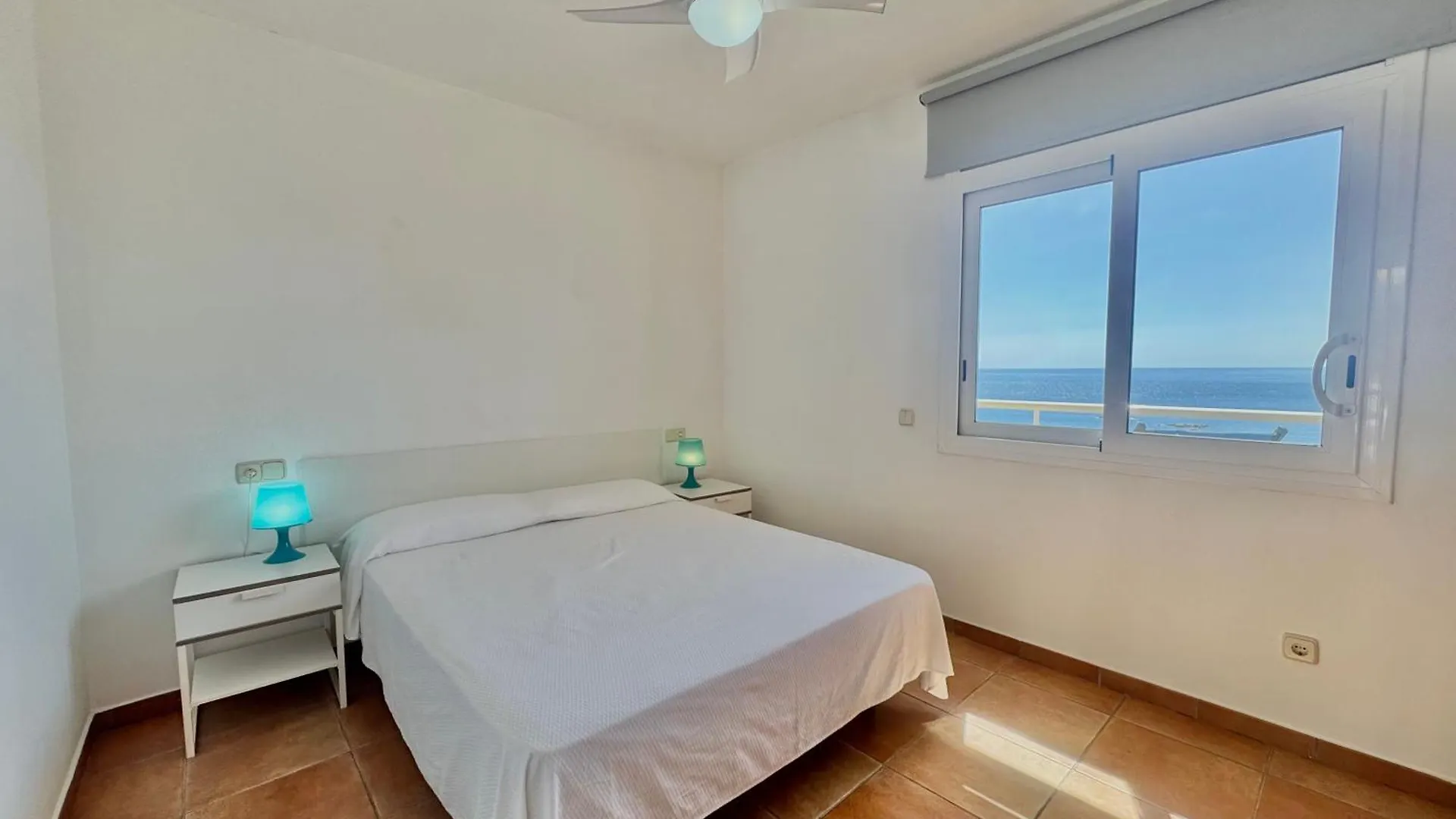 Marina 1 Apartment Roses Spain