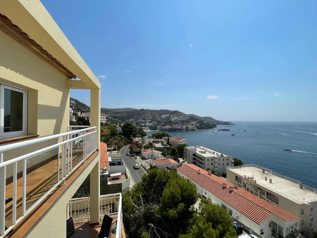 Marina 1 Apartment Roses Spain