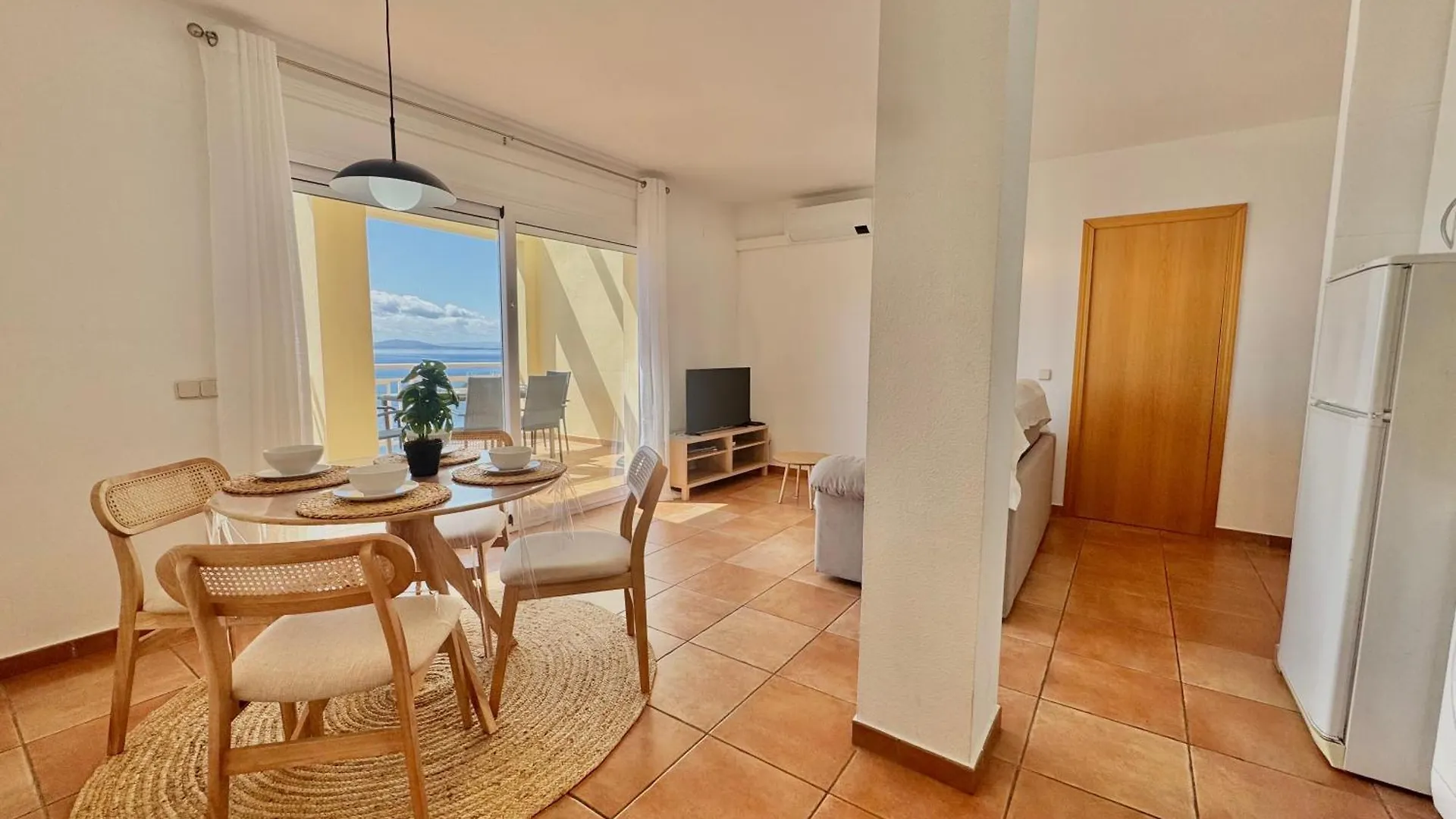 Marina 1 Apartment Roses Spain